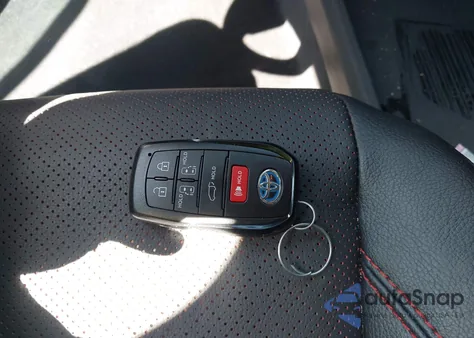 2025 Toyota Sienna Xse z USA, uszkodzony, nr VIN 5TDCRKEC8SS263967